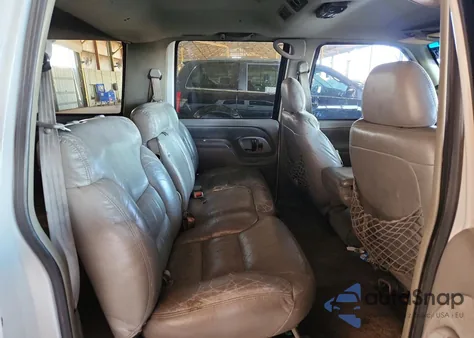 1996 Chevrolet Suburban C1500 z USA, uszkodzony, nr VIN 3GNEC16R8TG125411